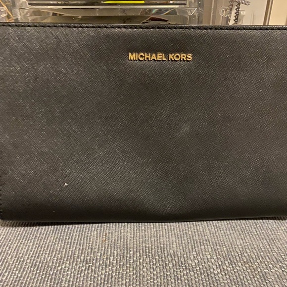 Guess & Michael Kors wallet (bundle) - Picture 2 of 5
